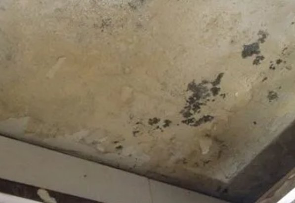 沙河口阳台漏水维修公司分享下沙河口卫生间渗水维修需要注意哪些问题。